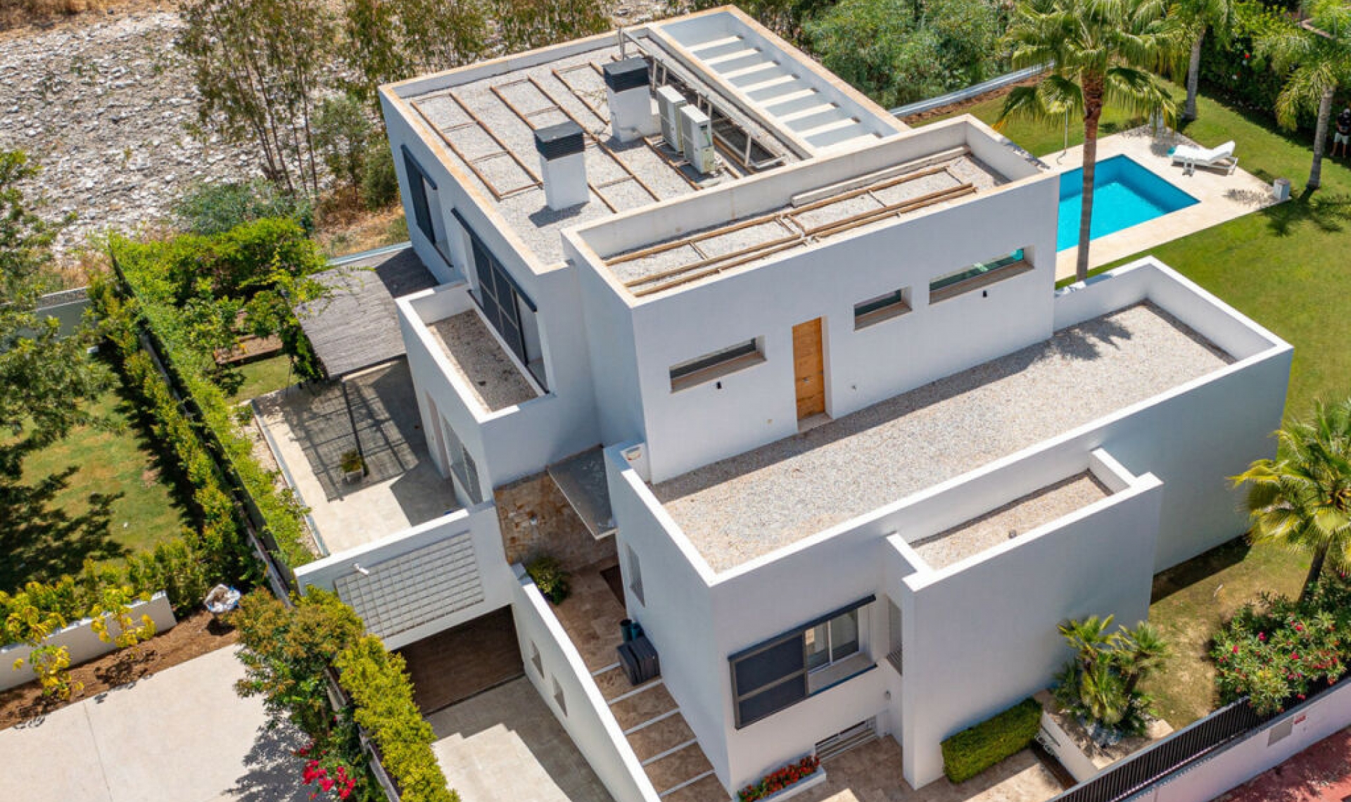 Resale - House -
Guadalmina Baja