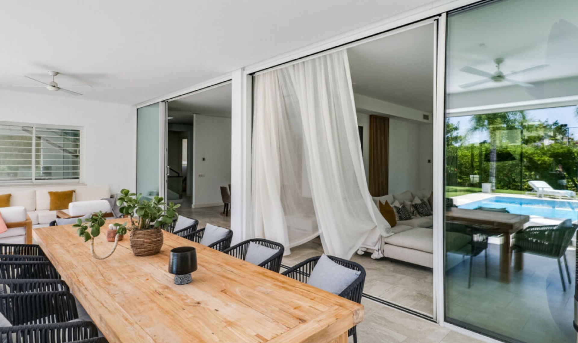 Resale - House -
Guadalmina Baja