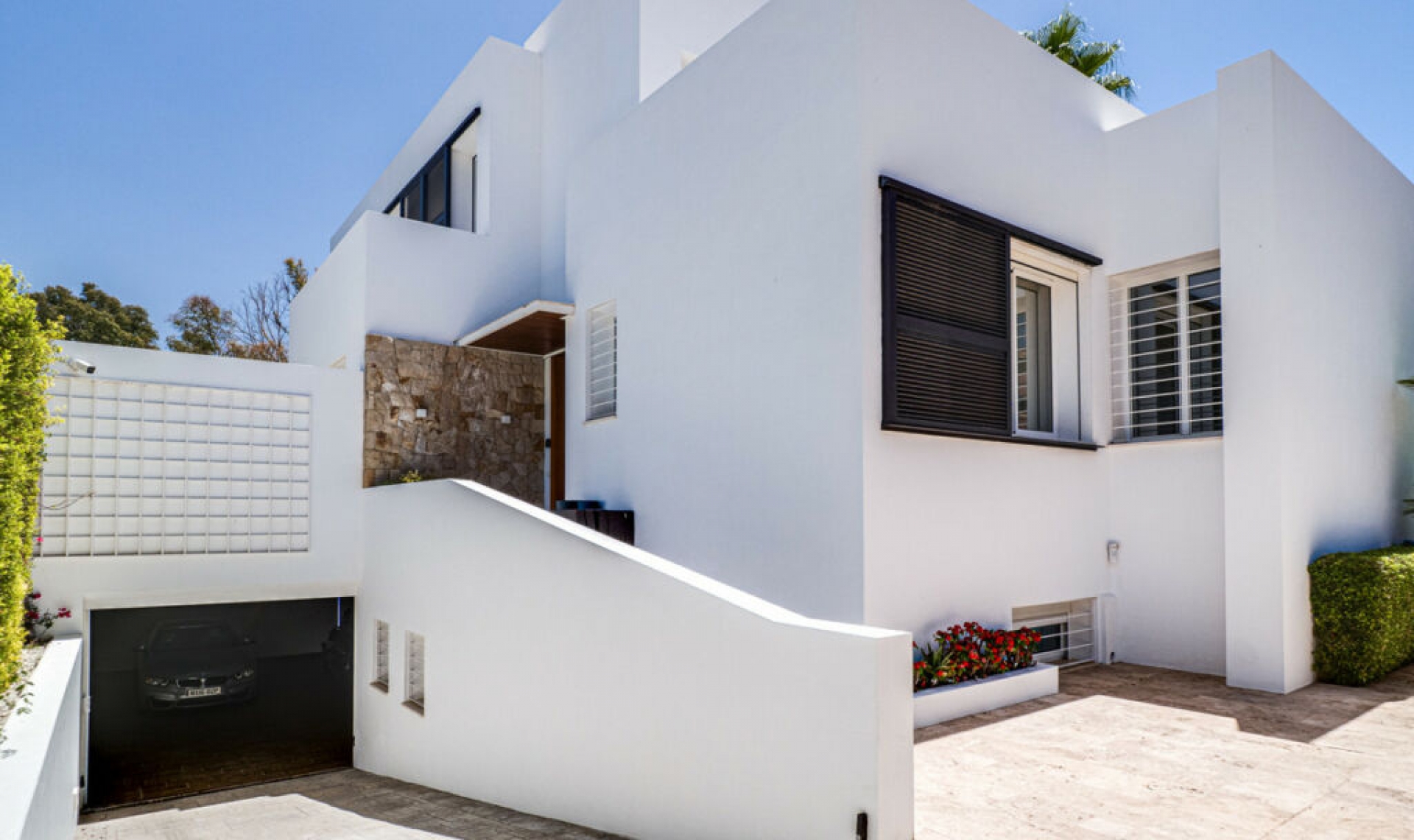 Resale - House -
Guadalmina Baja