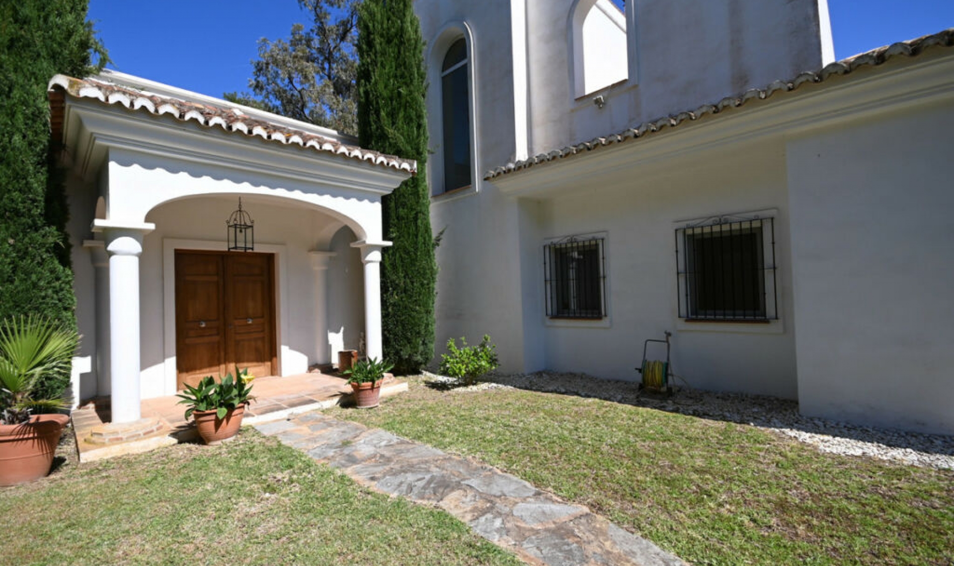 Resale - House -
Guadalmina Baja