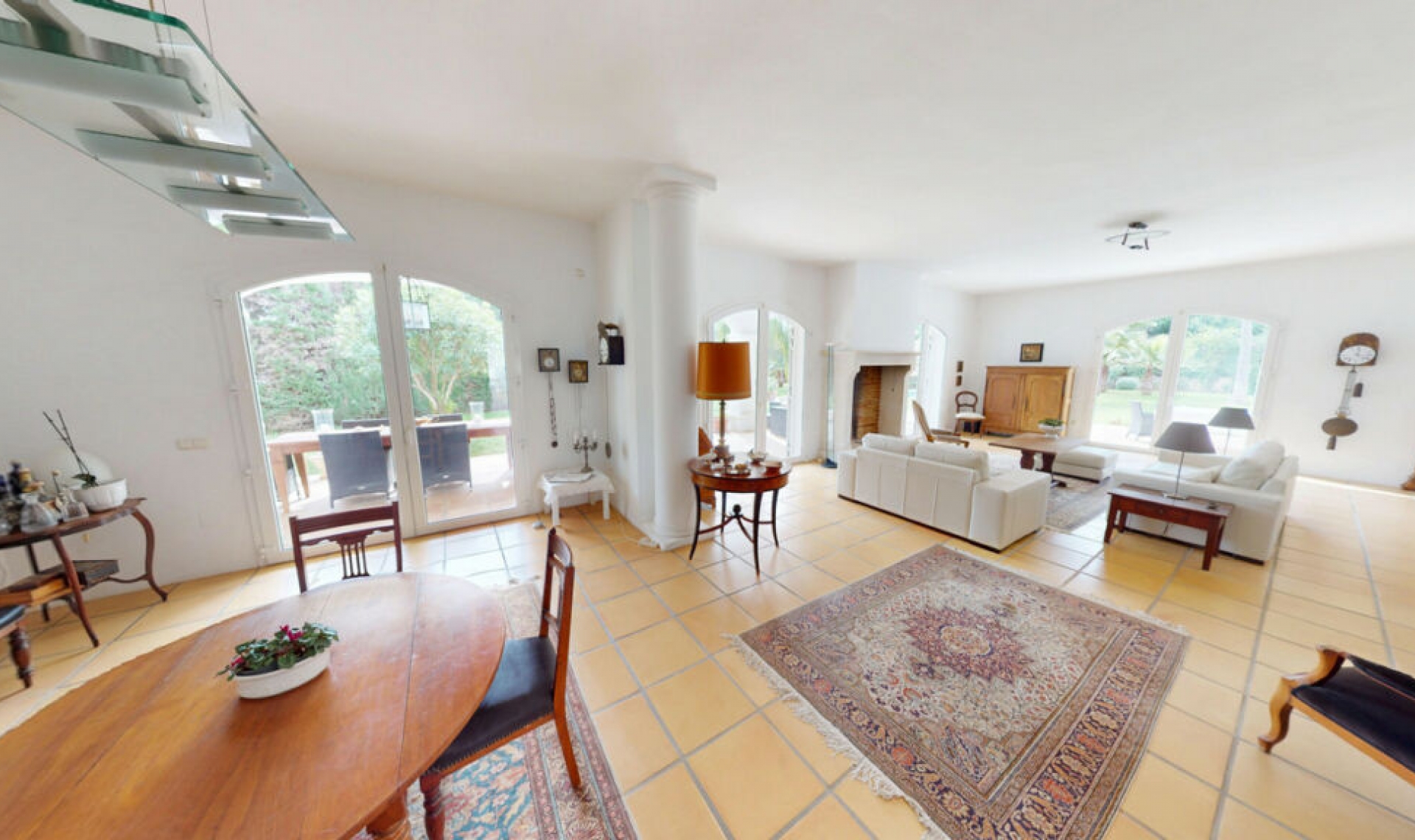 Resale - House -
Guadalmina Baja