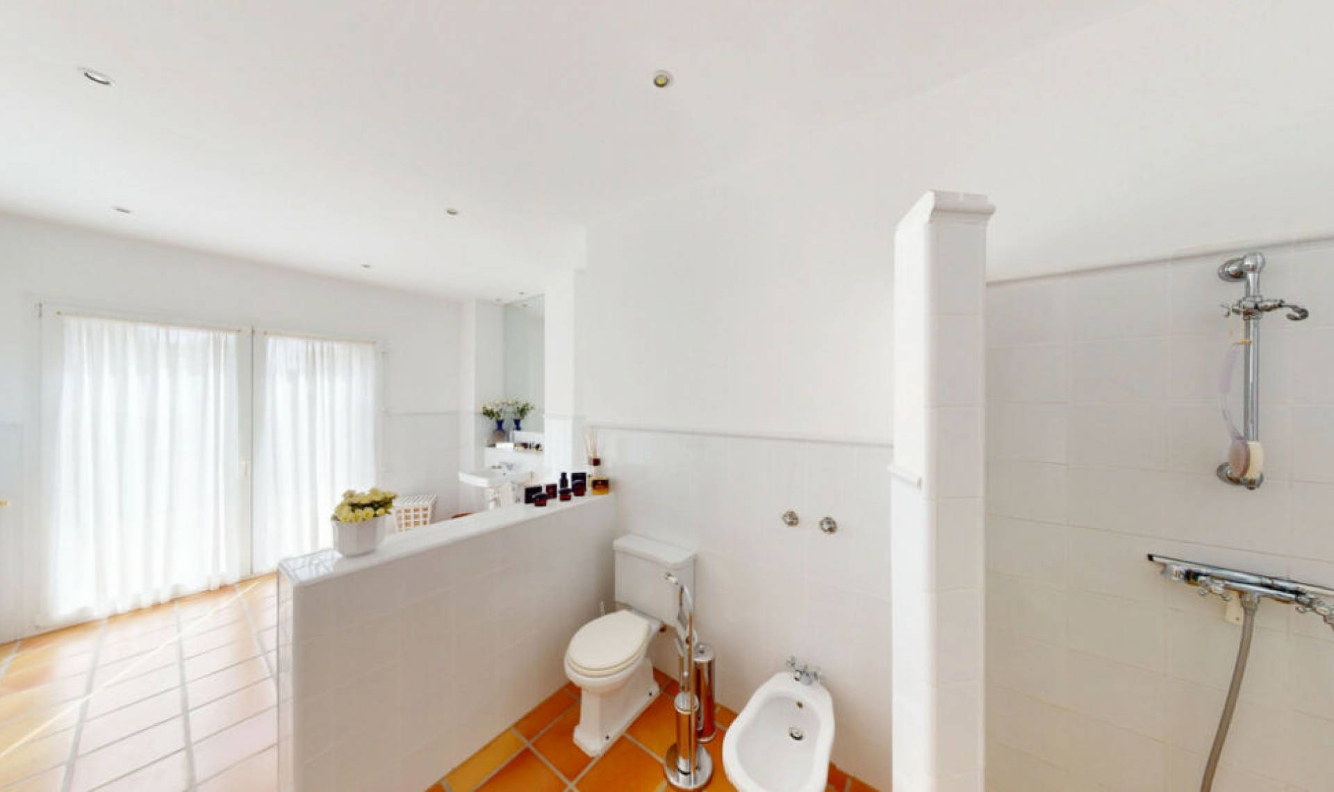 Resale - House -
Guadalmina Baja