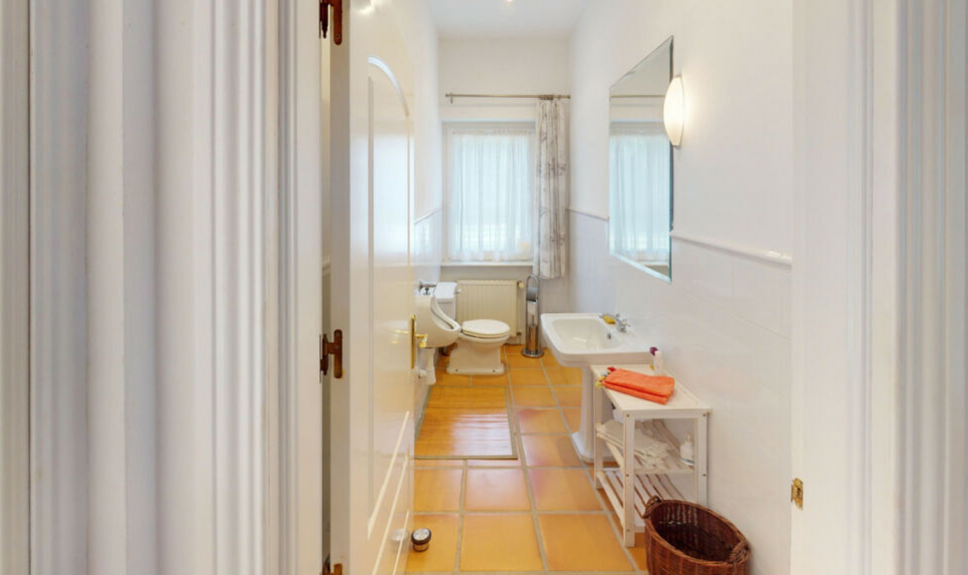 Resale - House -
Guadalmina Baja