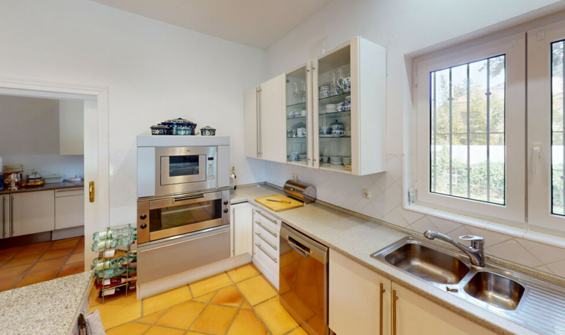 Resale - House -
Guadalmina Baja