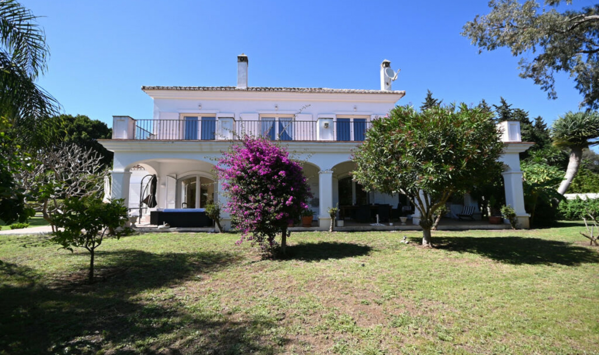 Resale - House -
Guadalmina Baja