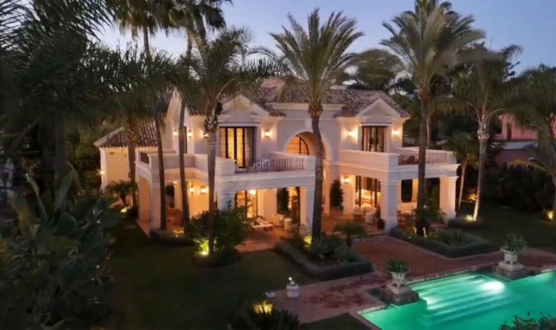 Resale - House -
Guadalmina Baja