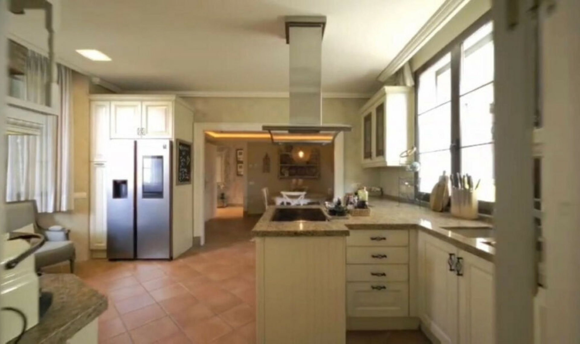 Resale - House -
Guadalmina Baja