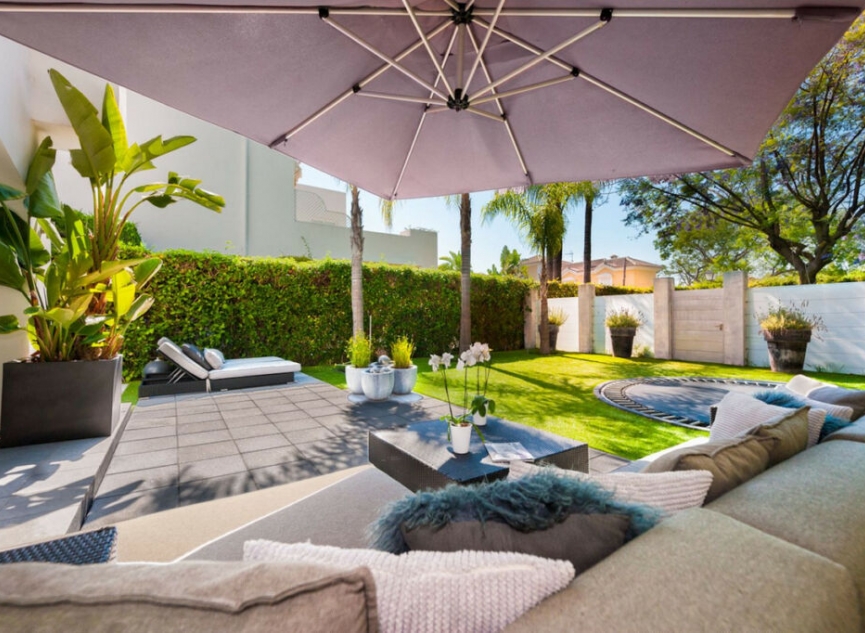 Resale - House -
Guadalmina Baja