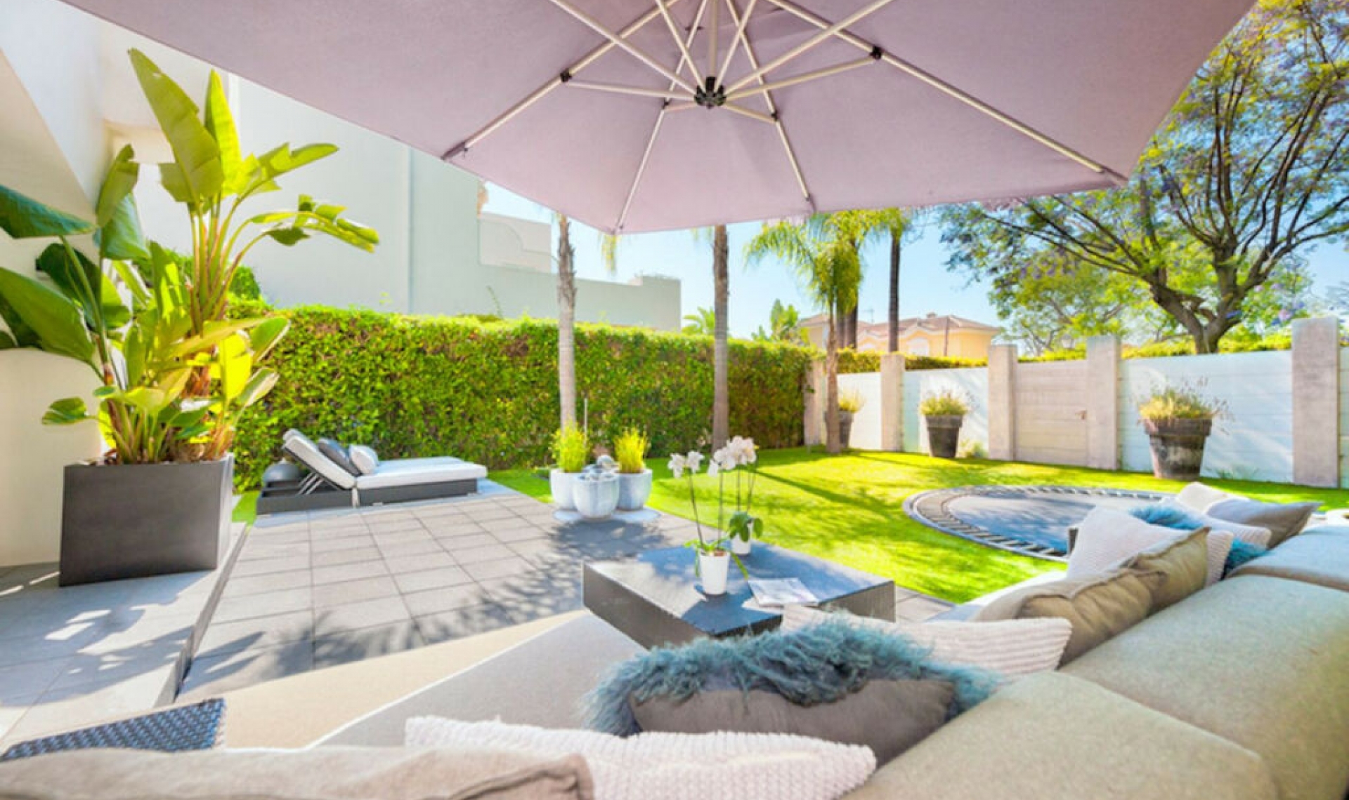 Resale - House -
Guadalmina Baja