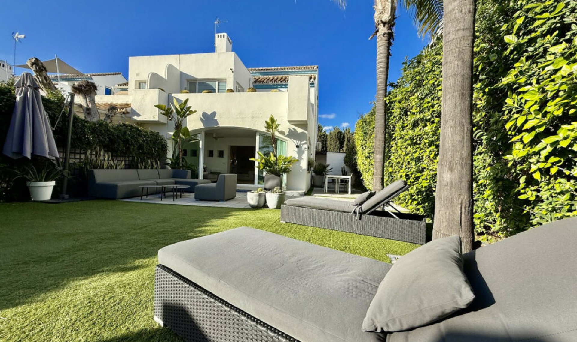 Resale - House -
Guadalmina Baja