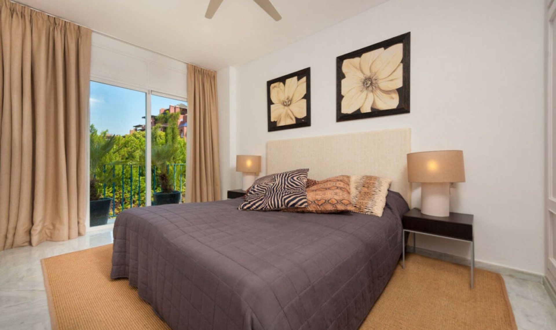 Resale - House -
Guadalmina Baja