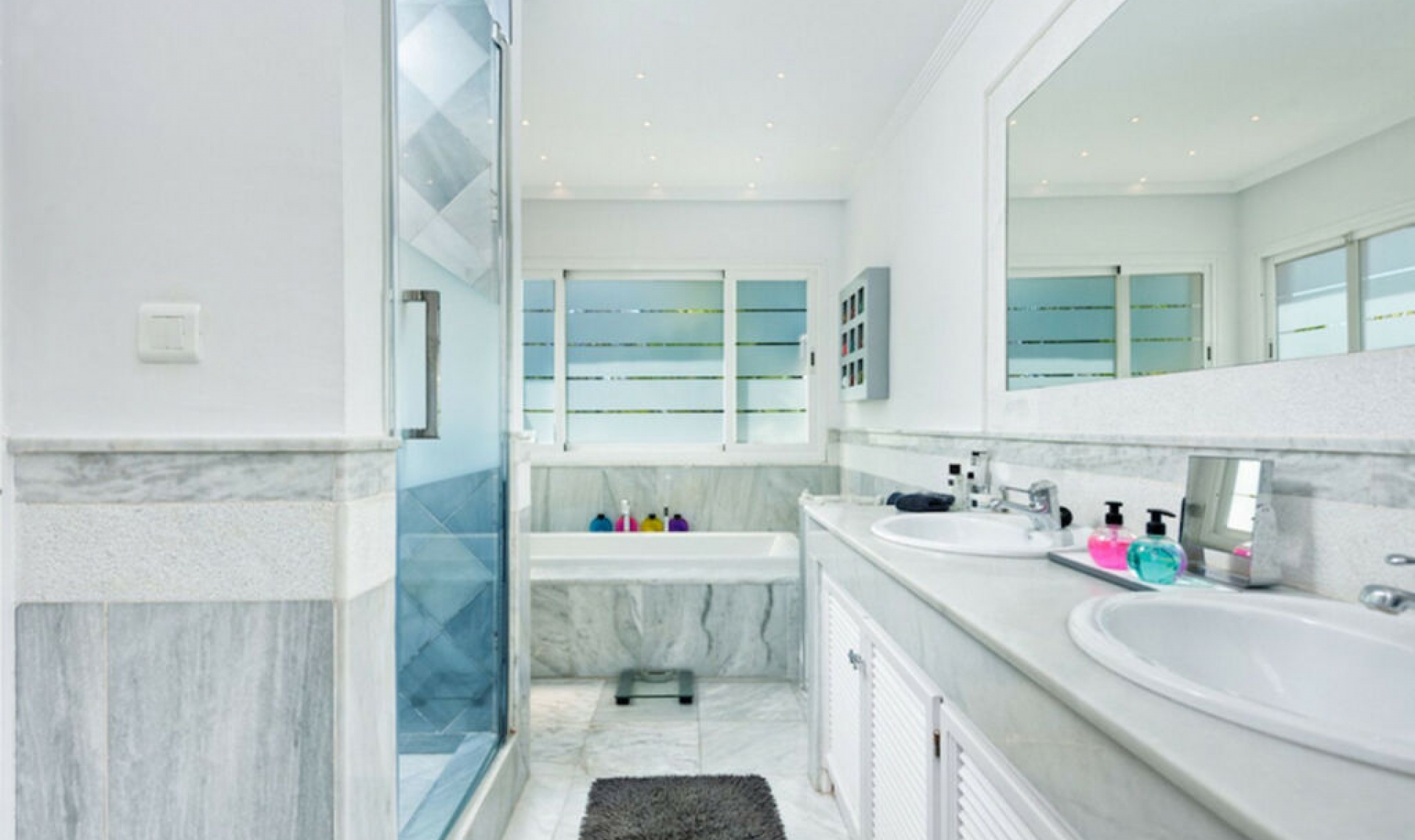 Resale - House -
Guadalmina Baja