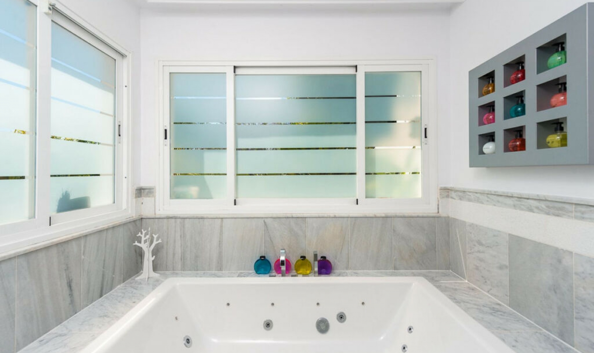 Resale - House -
Guadalmina Baja