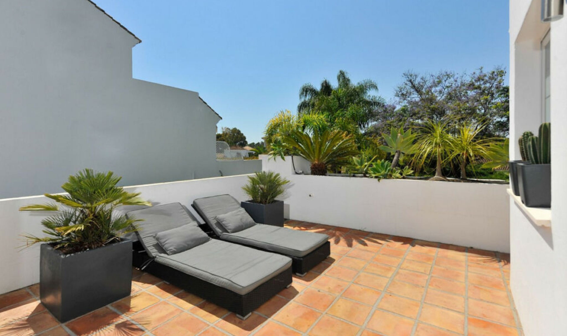 Resale - House -
Guadalmina Baja