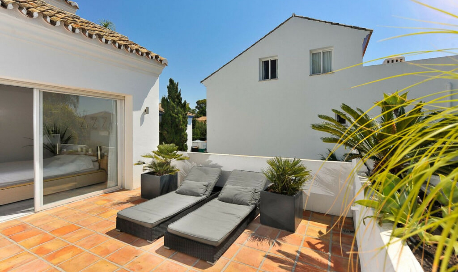 Resale - House -
Guadalmina Baja