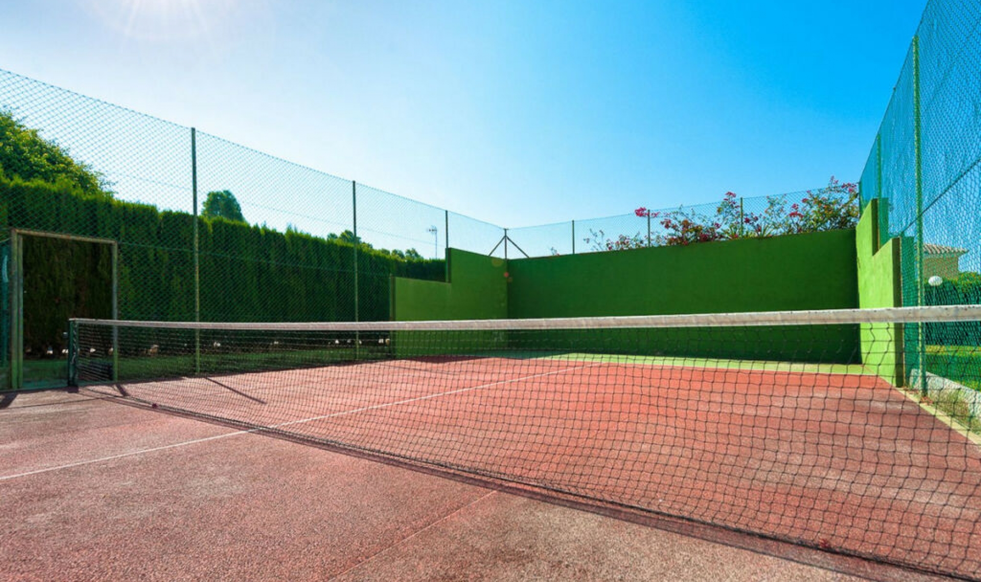 Resale - House -
Guadalmina Baja