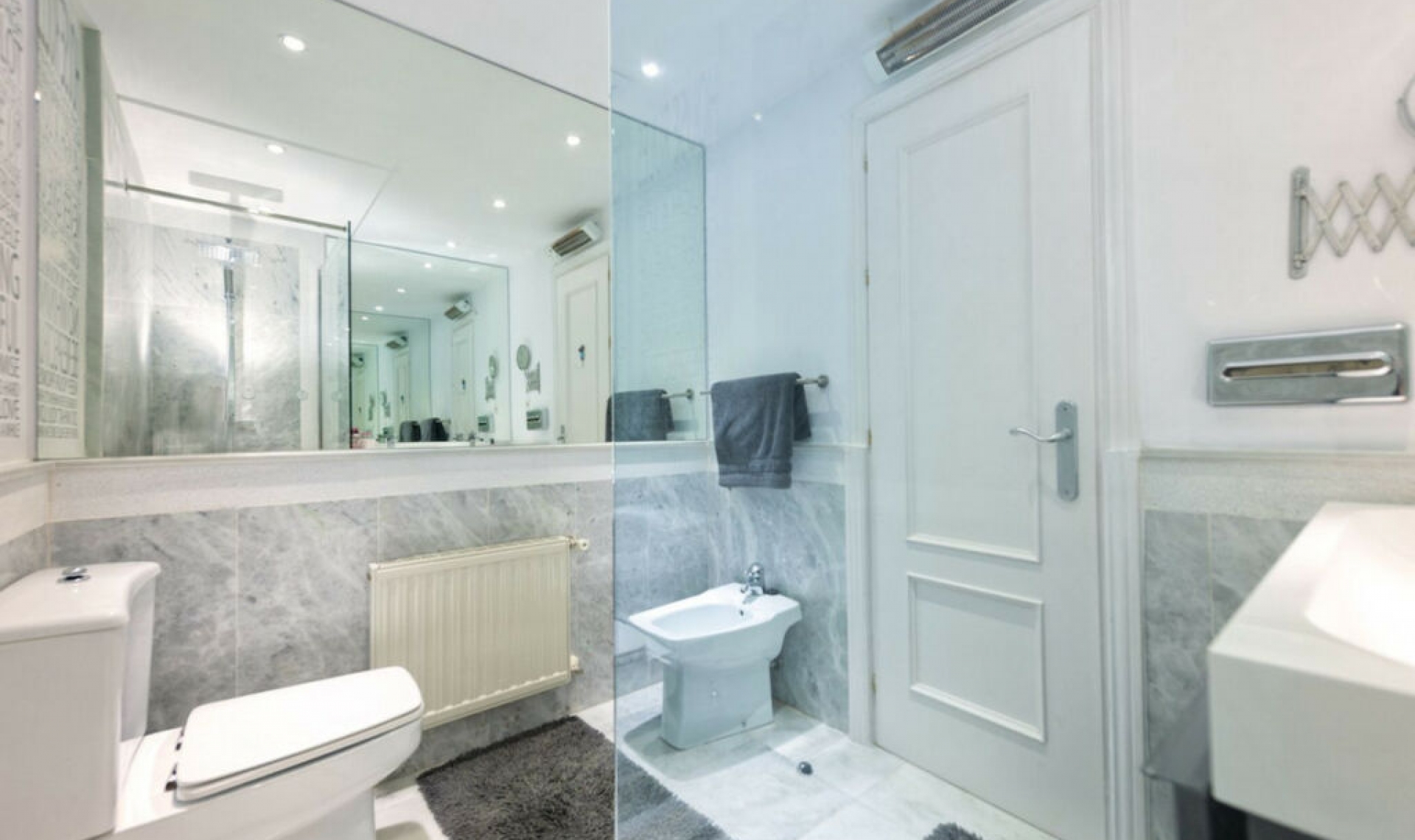 Resale - House -
Guadalmina Baja