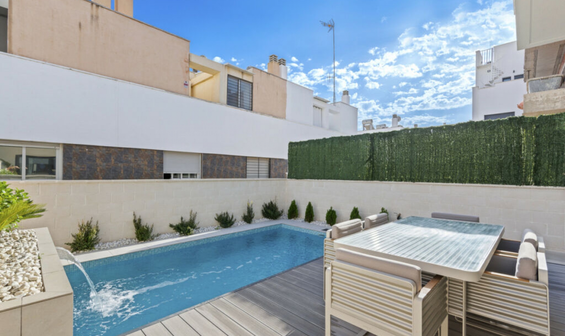 Resale - House -
Guardamar del Segura