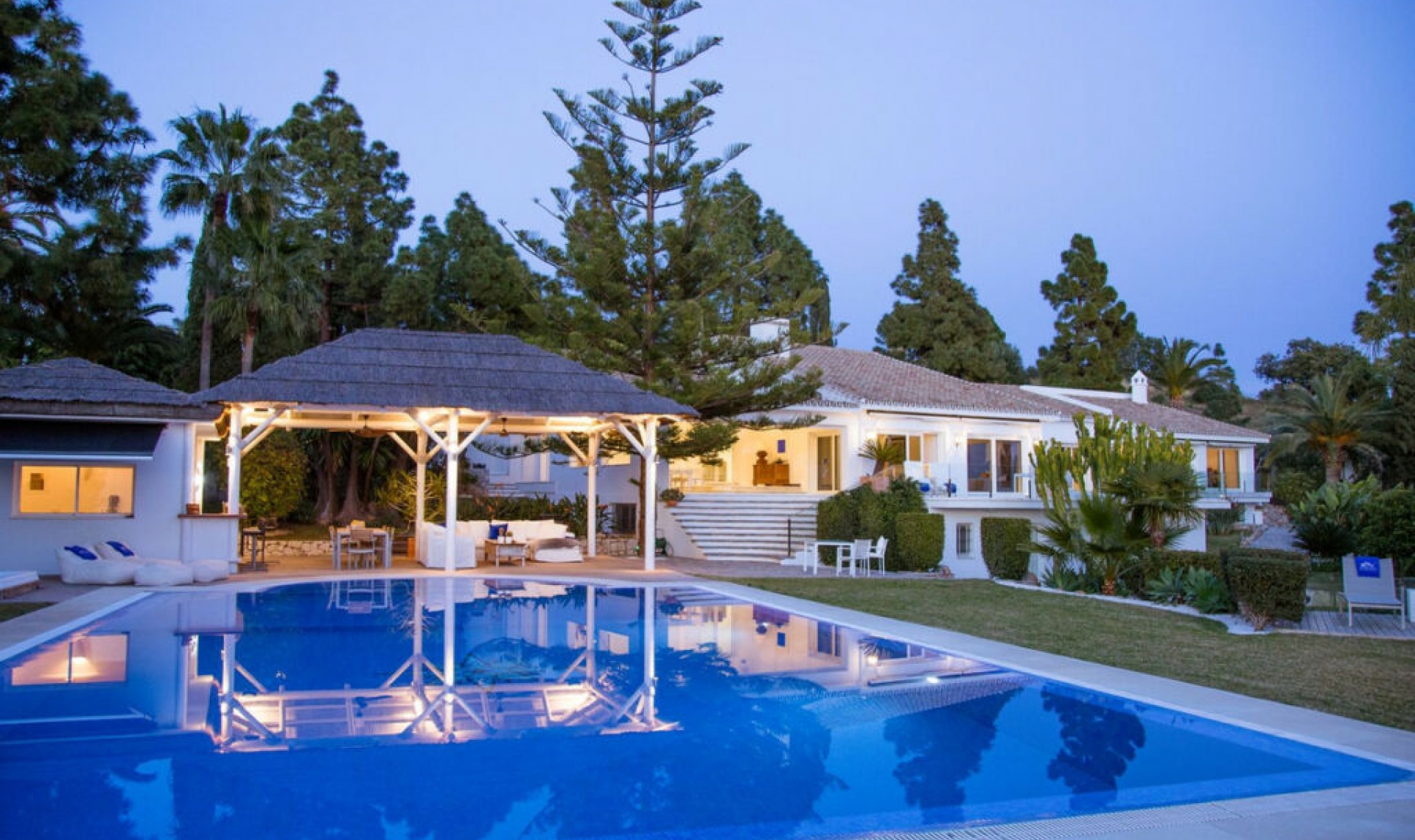 Resale - House -
Hacienda Las Chapas