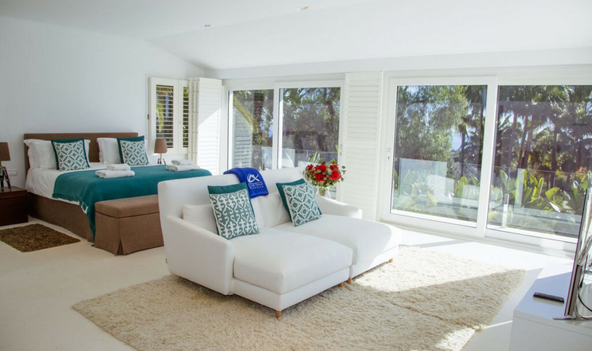 Resale - House -
Hacienda Las Chapas