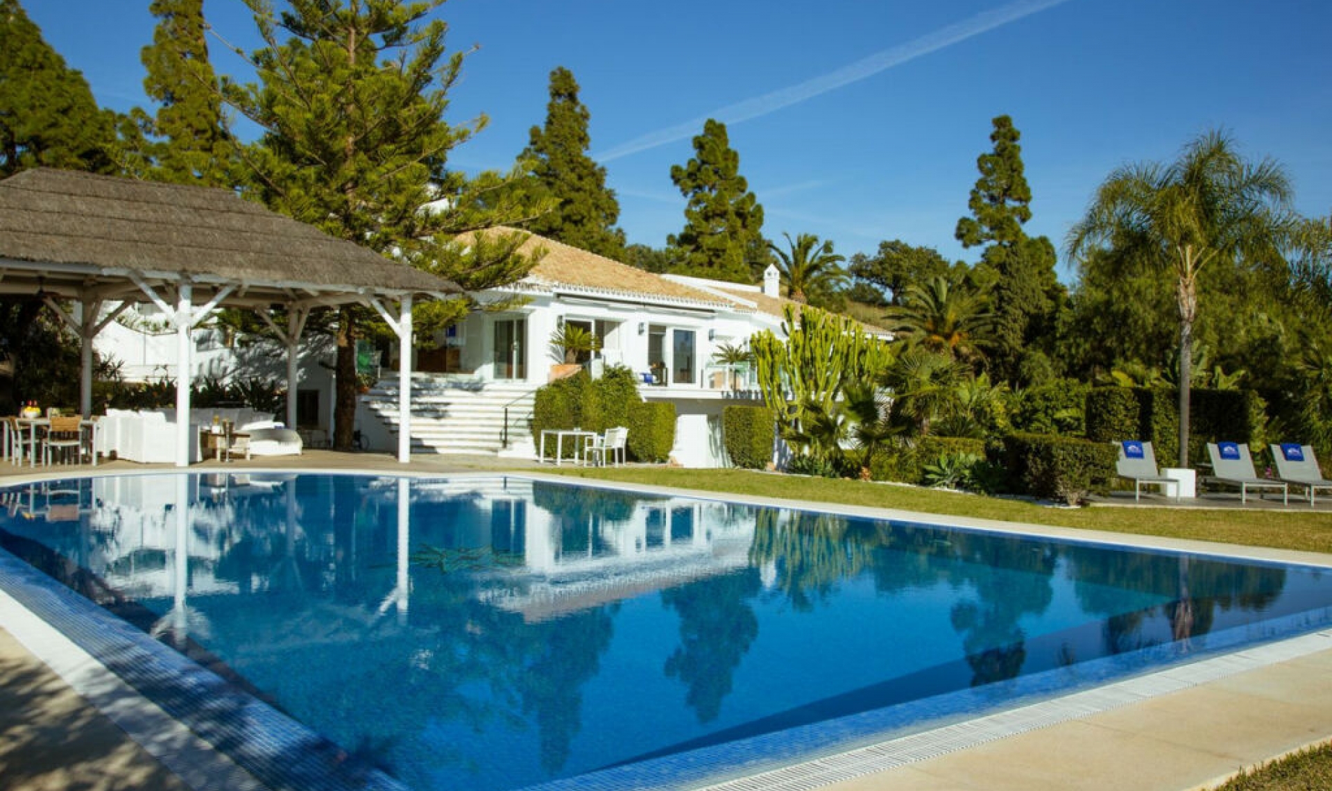 Resale - House -
Hacienda Las Chapas