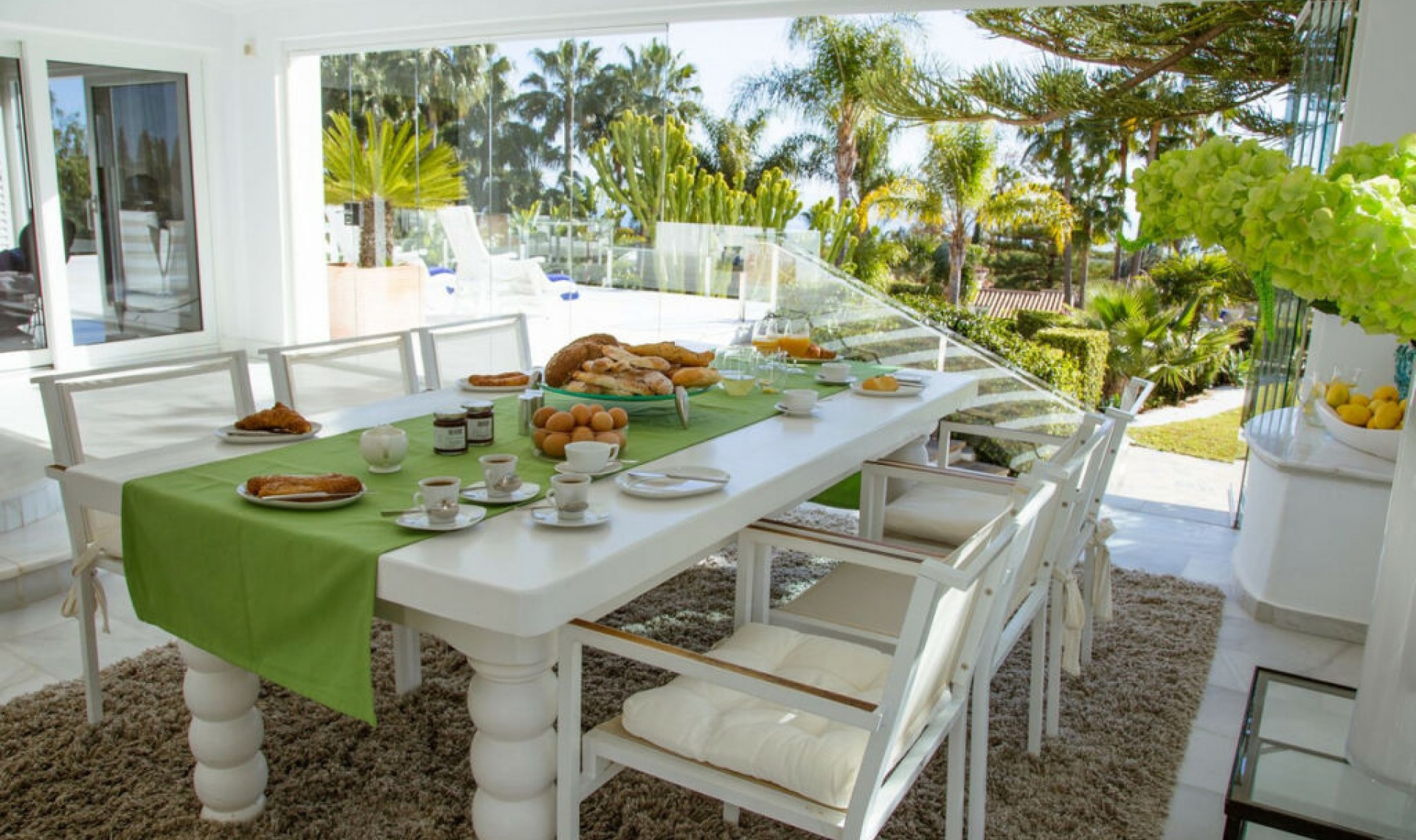 Resale - House -
Hacienda Las Chapas