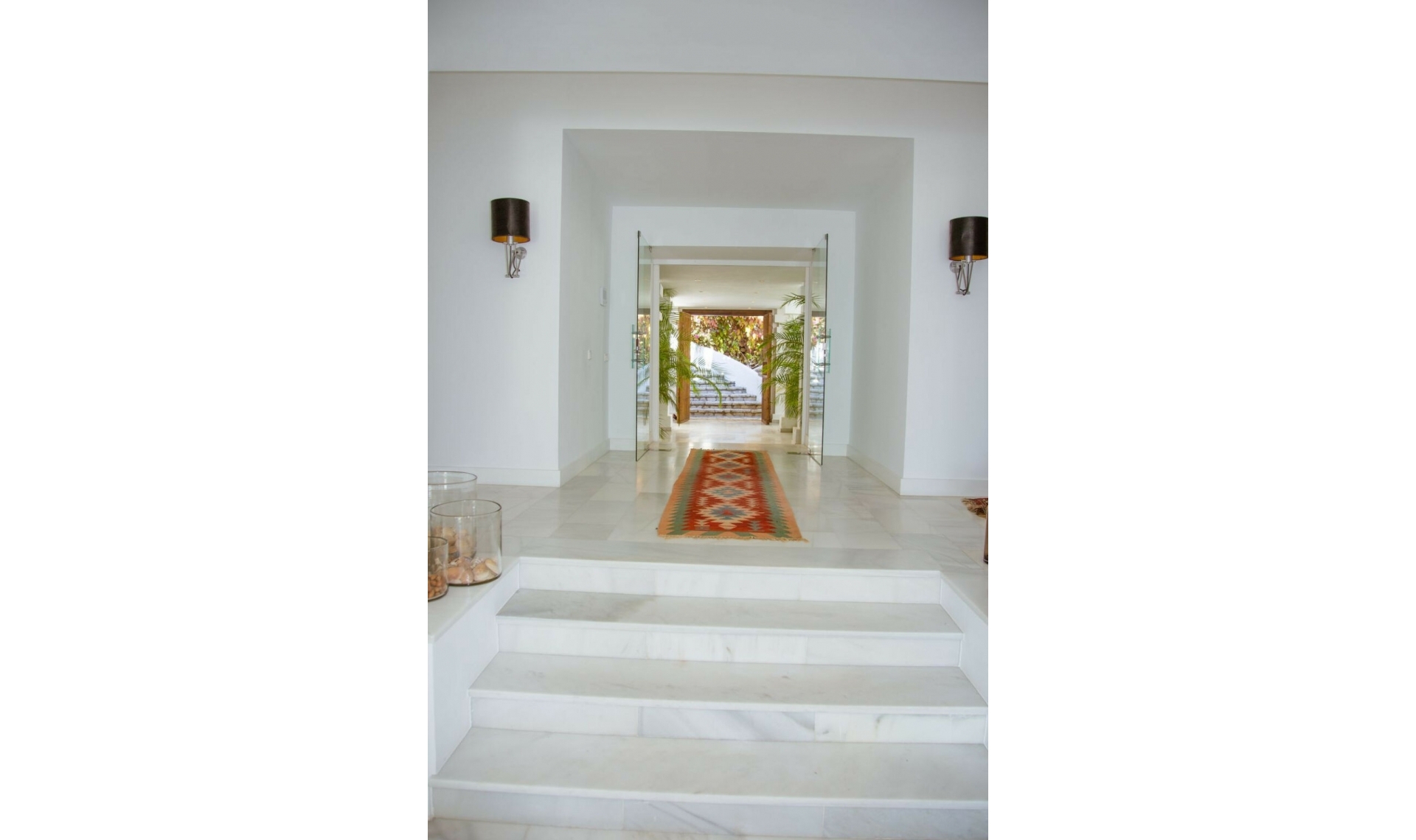 Resale - House -
Hacienda Las Chapas