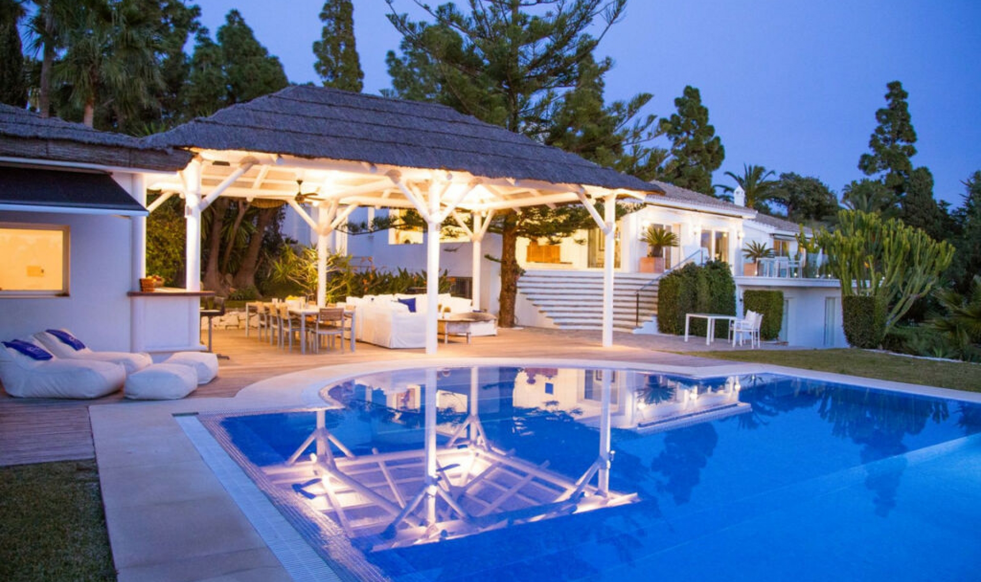 Resale - House -
Hacienda Las Chapas