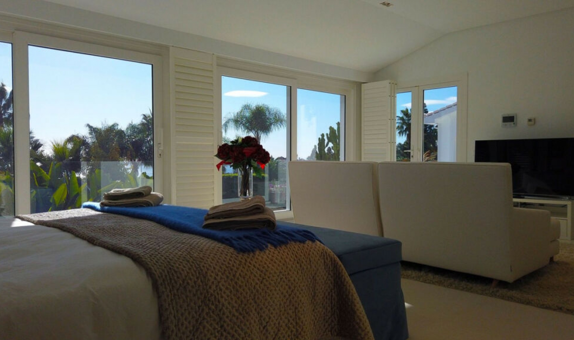 Resale - House -
Hacienda Las Chapas