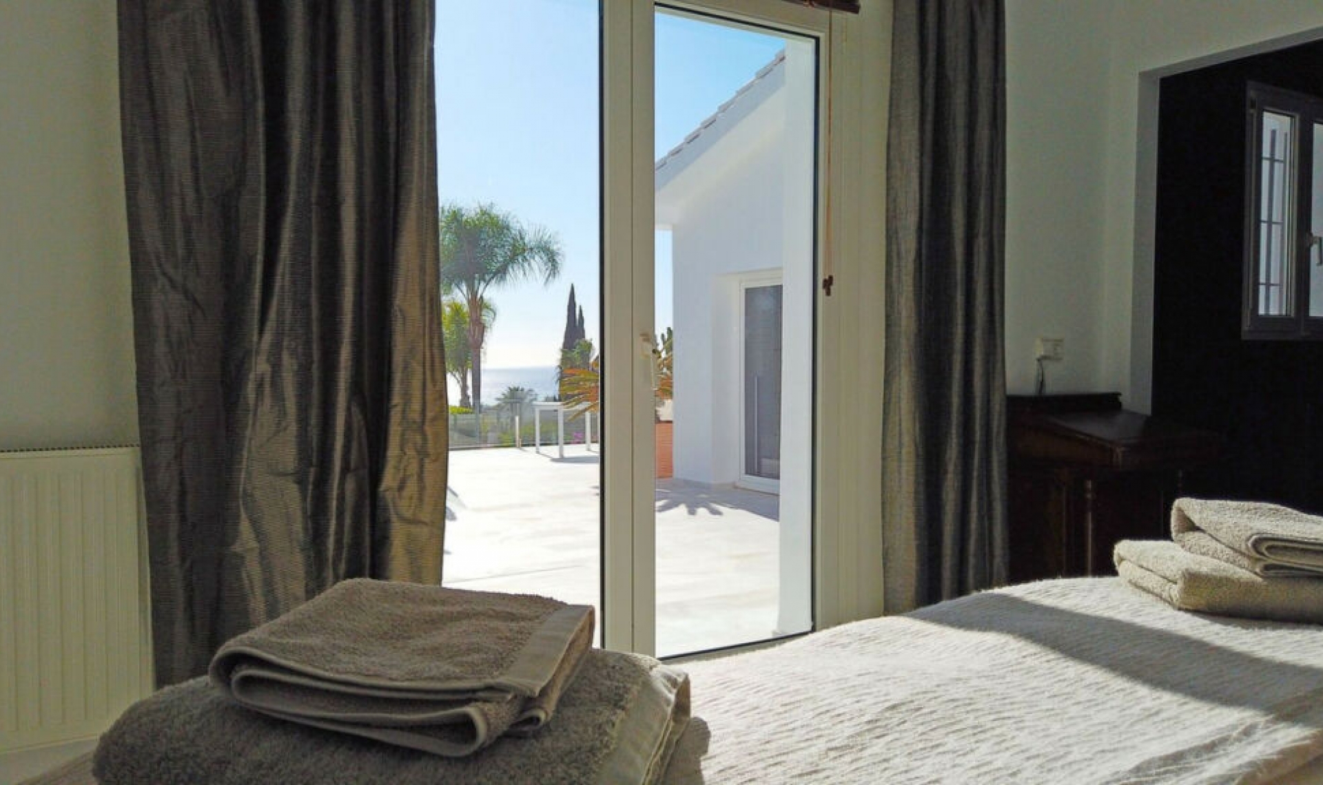 Resale - House -
Hacienda Las Chapas