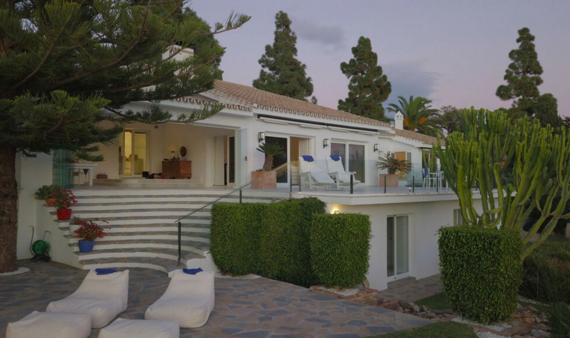 Resale - House -
Hacienda Las Chapas