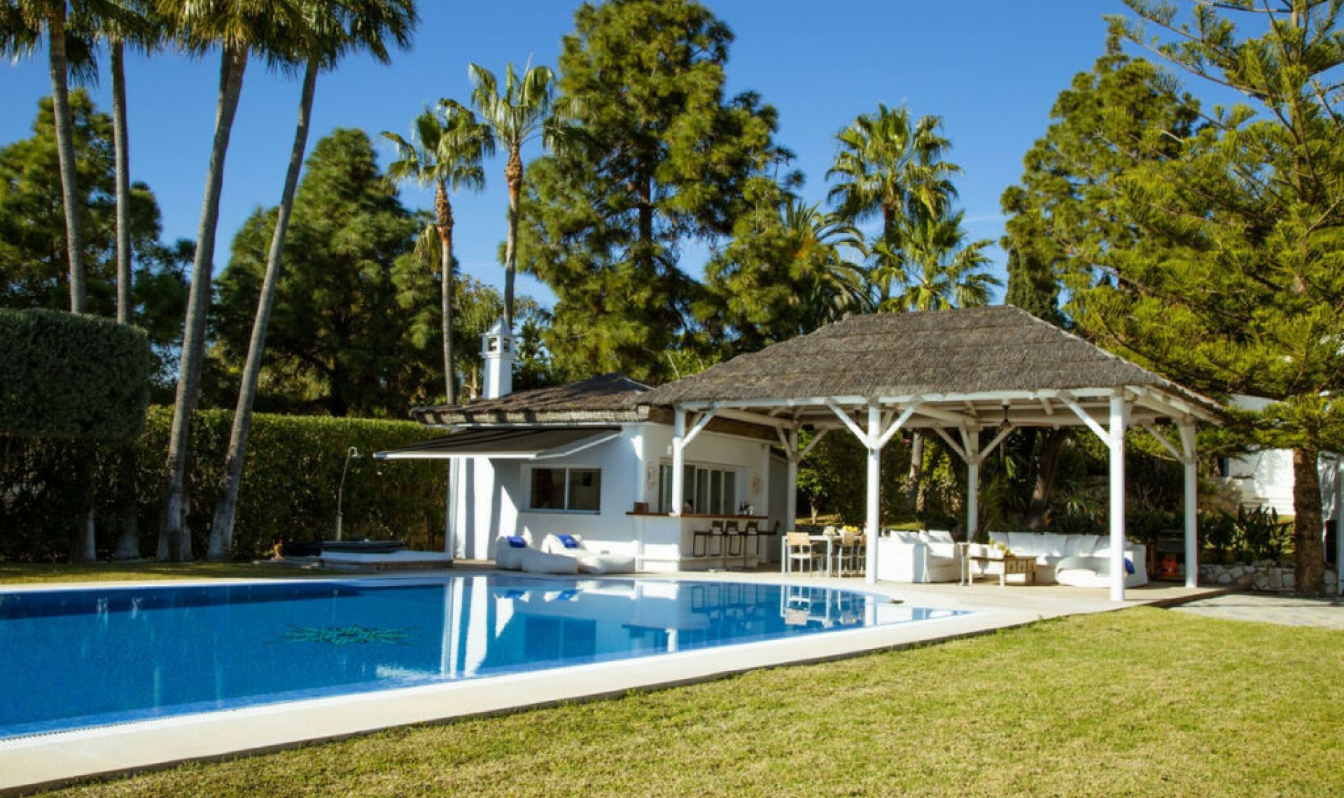 Resale - House -
Hacienda Las Chapas