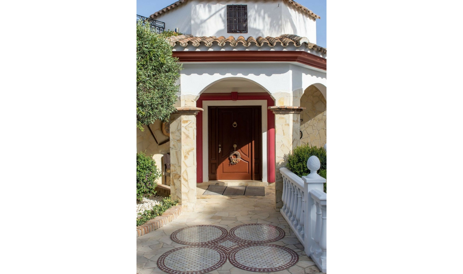 Resale - House -
Hacienda Las Chapas