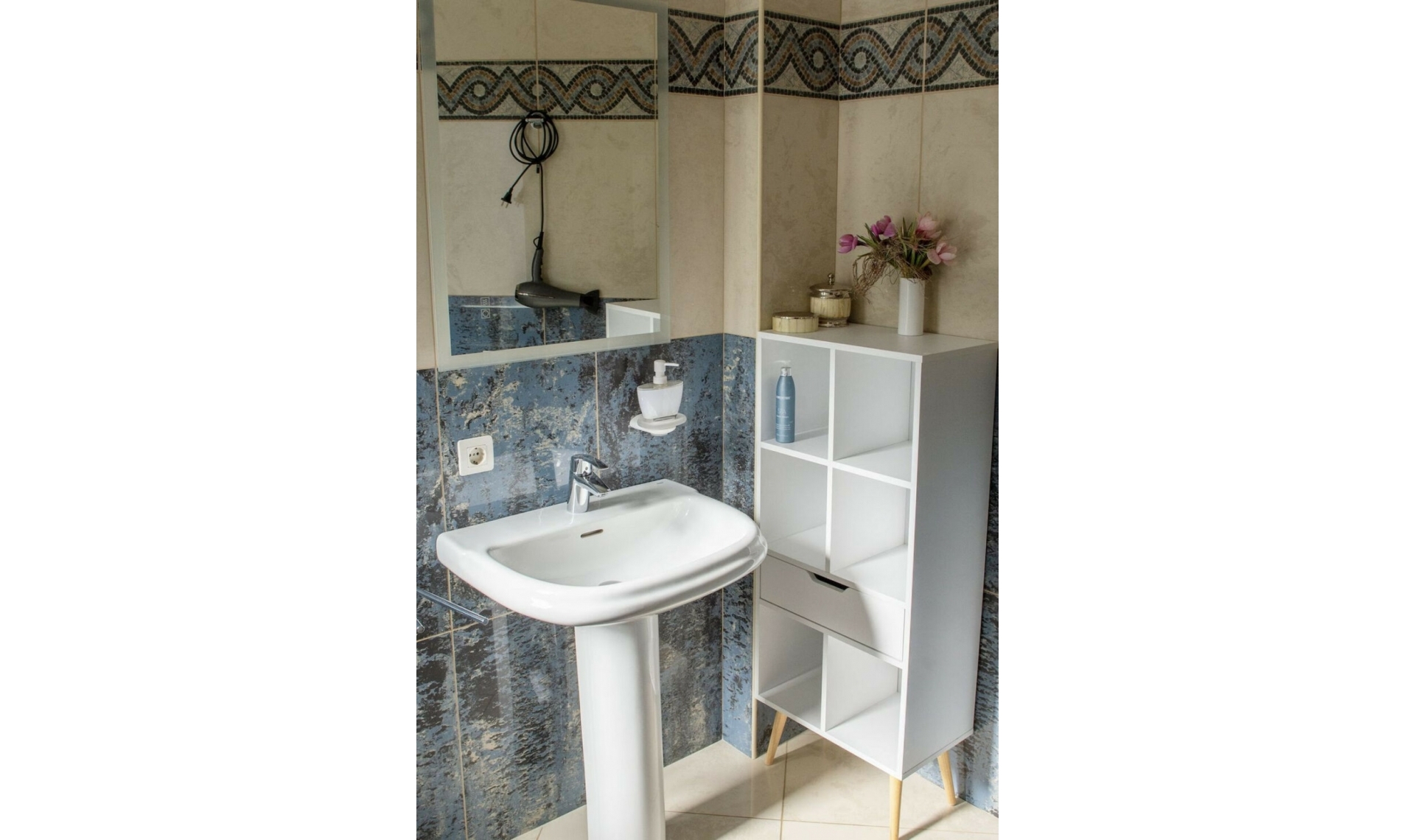 Resale - House -
Hacienda Las Chapas