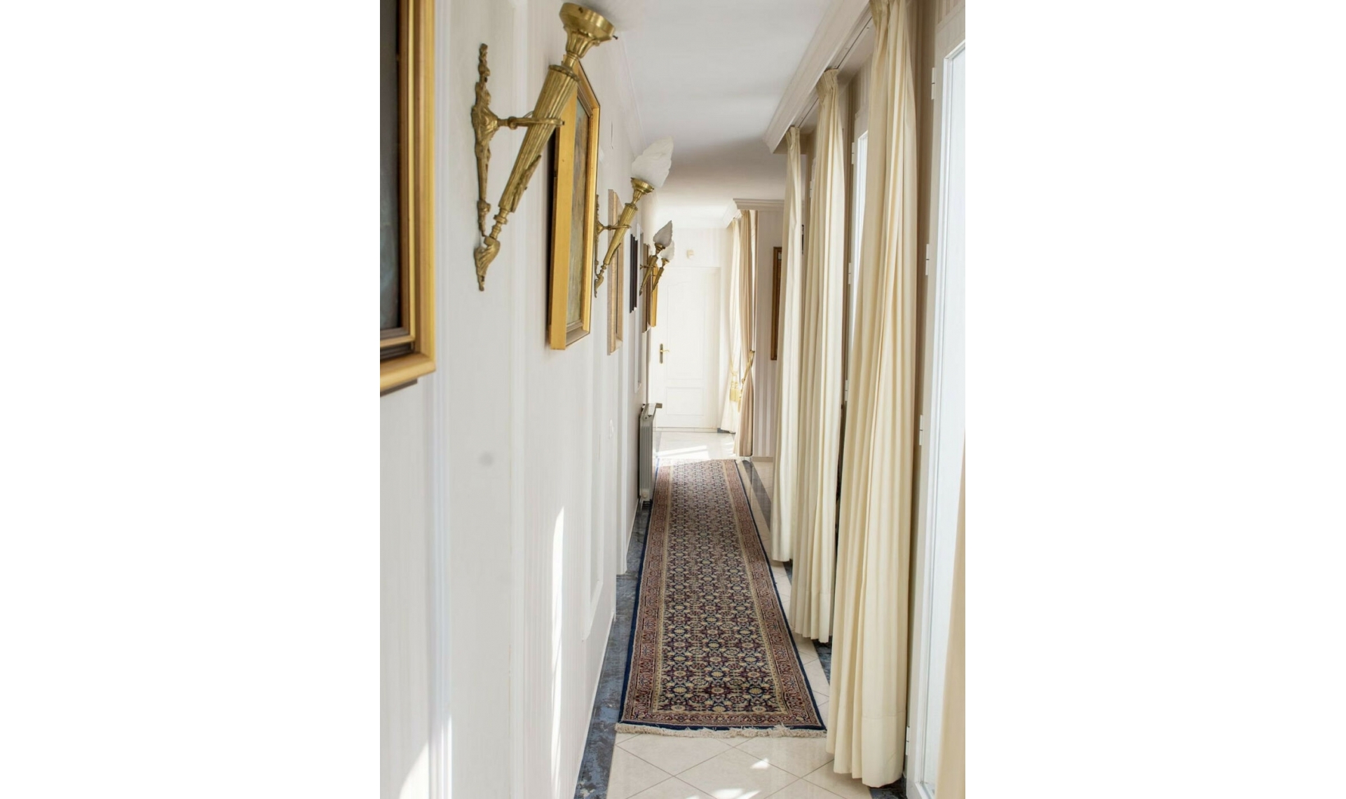 Resale - House -
Hacienda Las Chapas