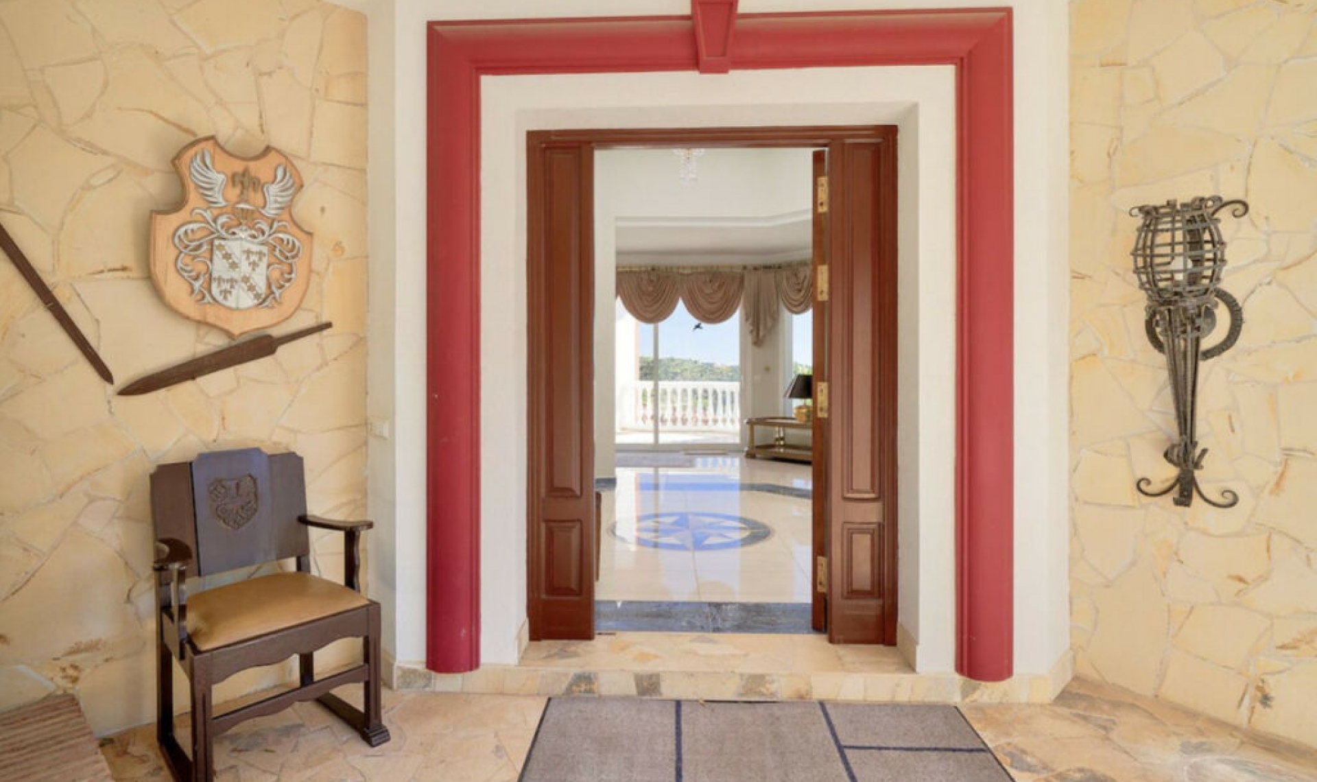 Resale - House -
Hacienda Las Chapas