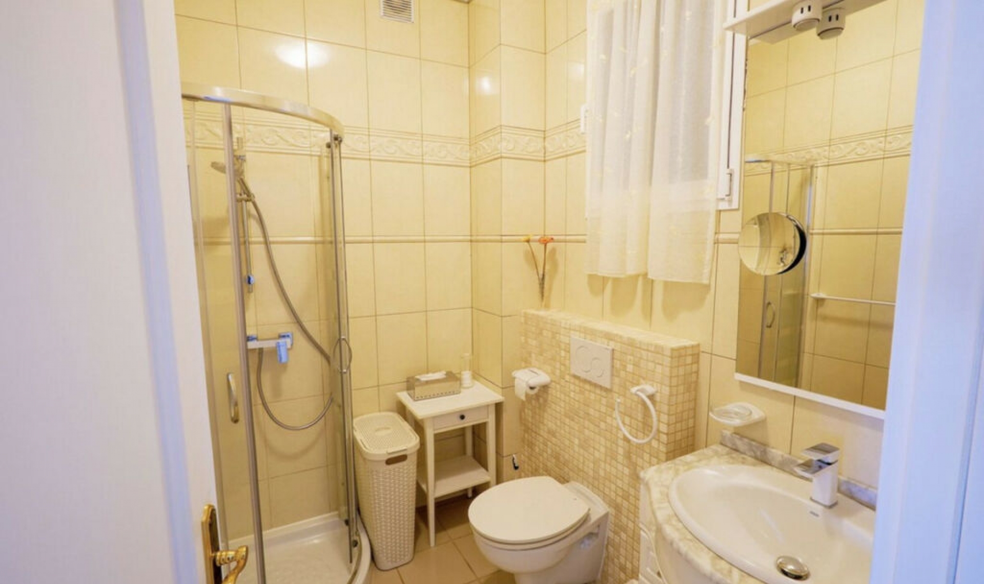 Resale - House -
Hacienda Las Chapas