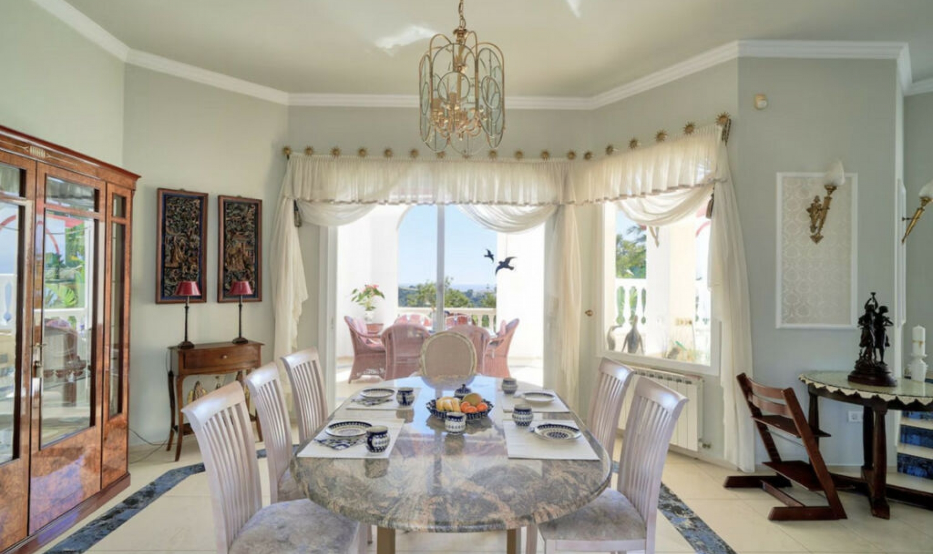 Resale - House -
Hacienda Las Chapas