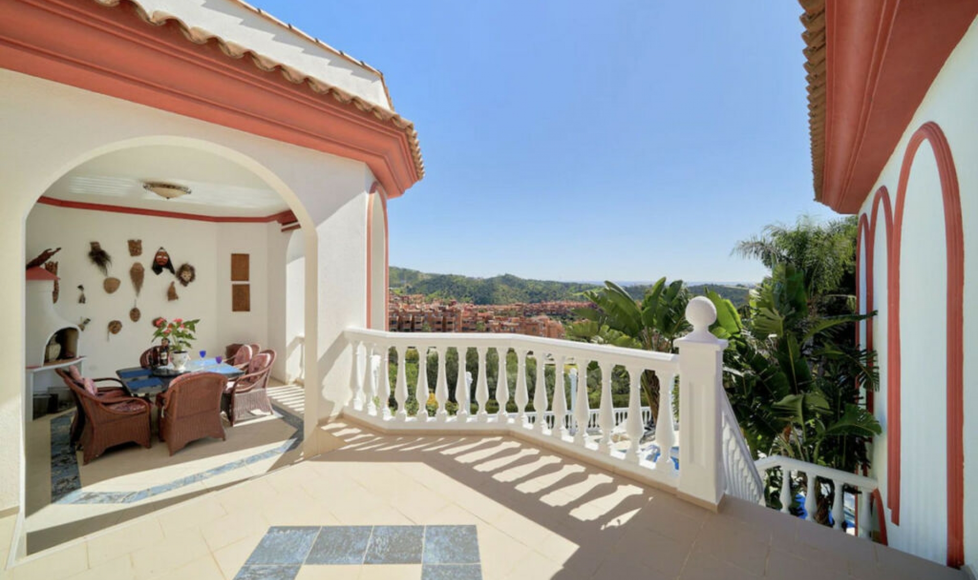 Resale - House -
Hacienda Las Chapas