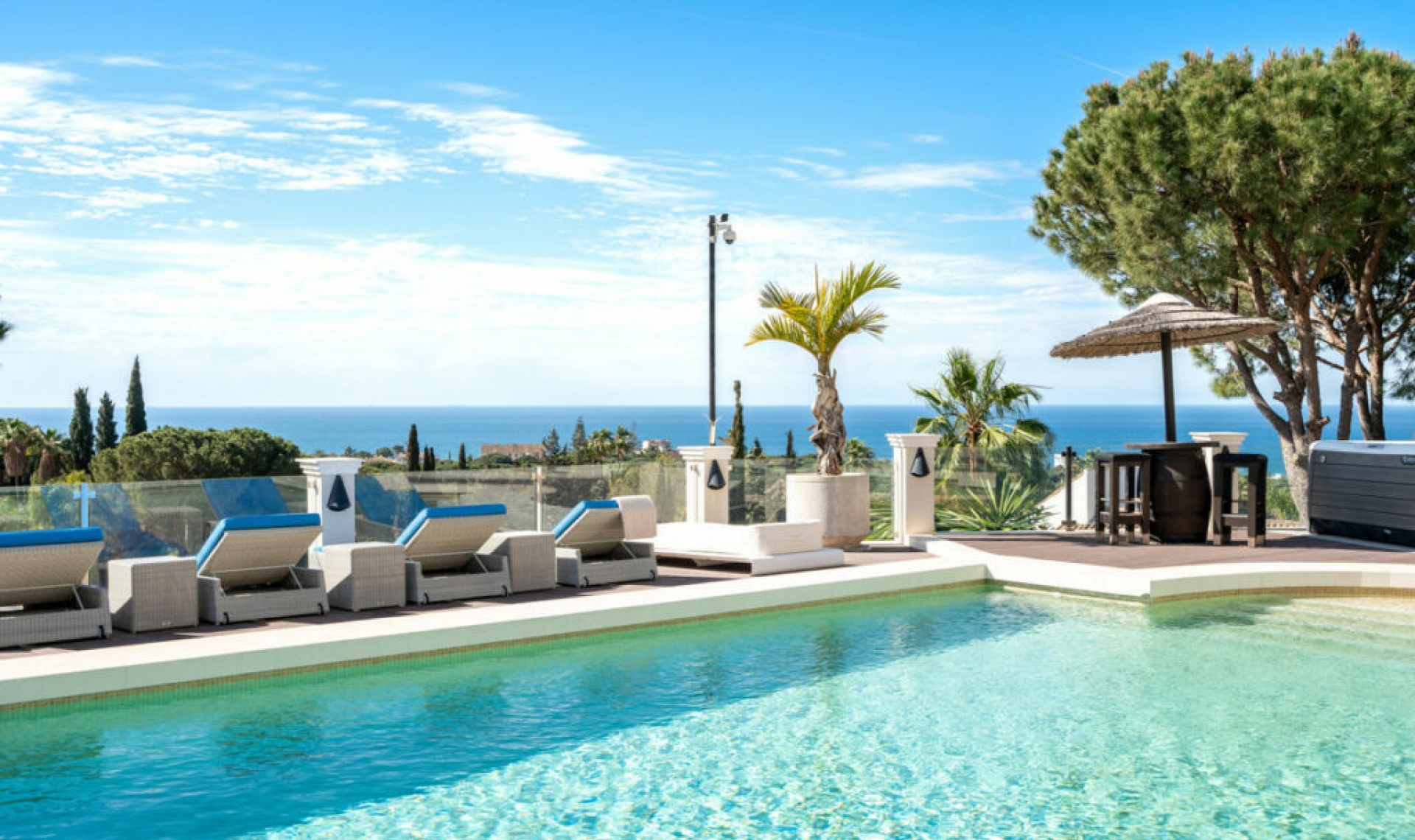 Resale - House -
Hacienda Las Chapas