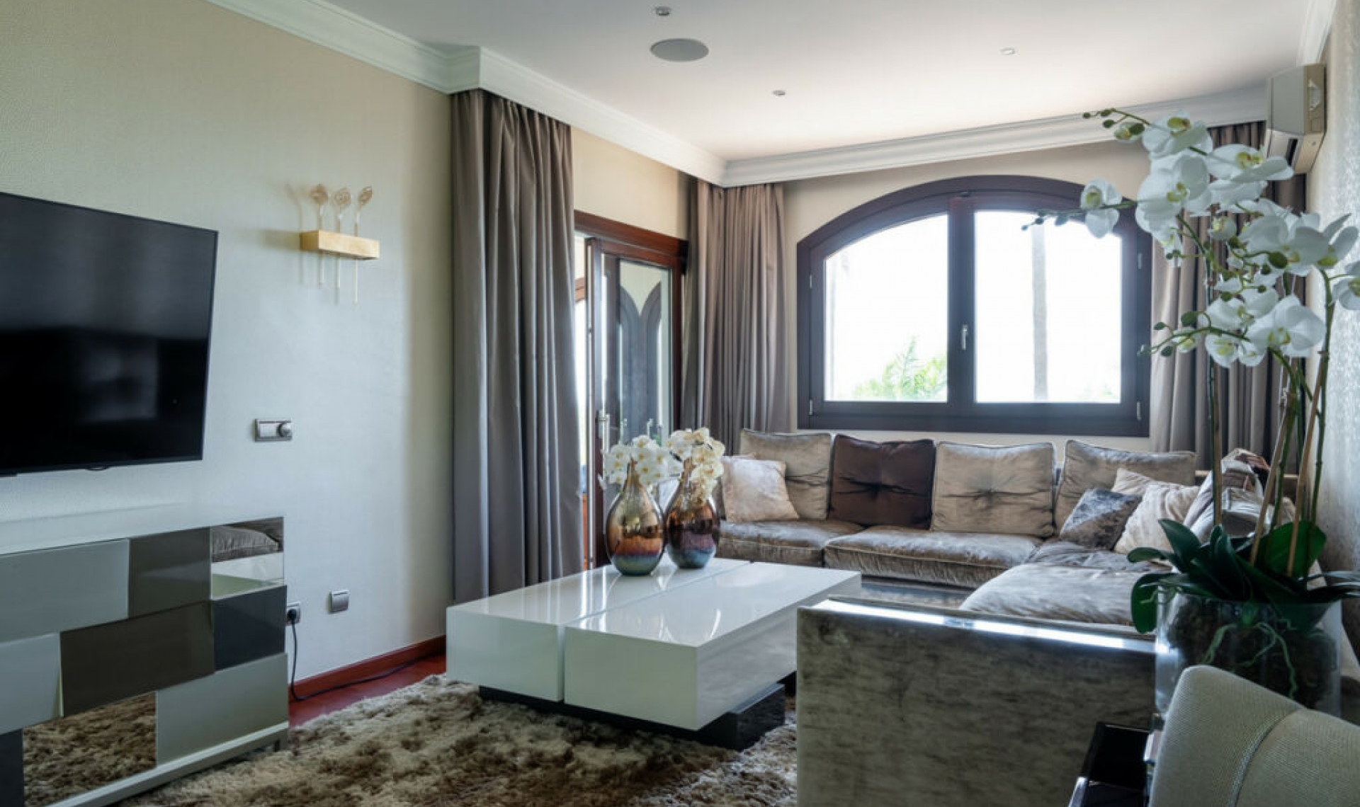 Resale - House -
Hacienda Las Chapas