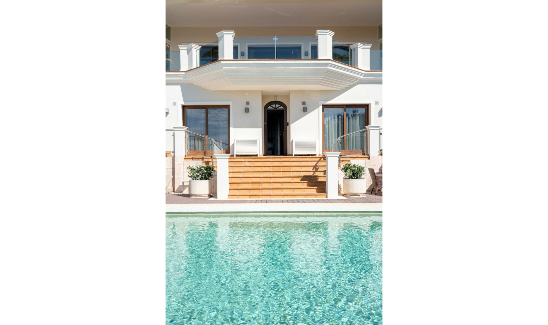 Resale - House -
Hacienda Las Chapas