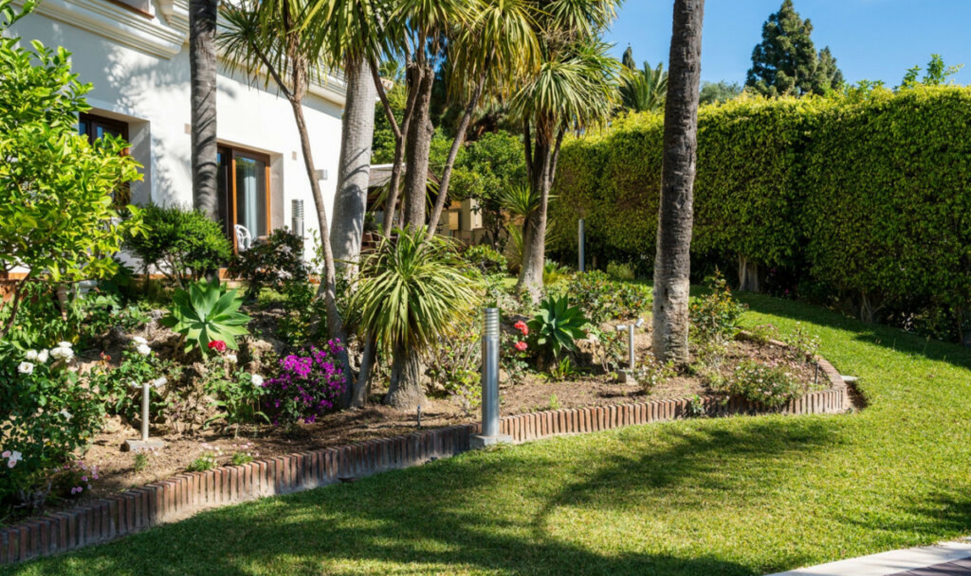 Resale - House -
Hacienda Las Chapas