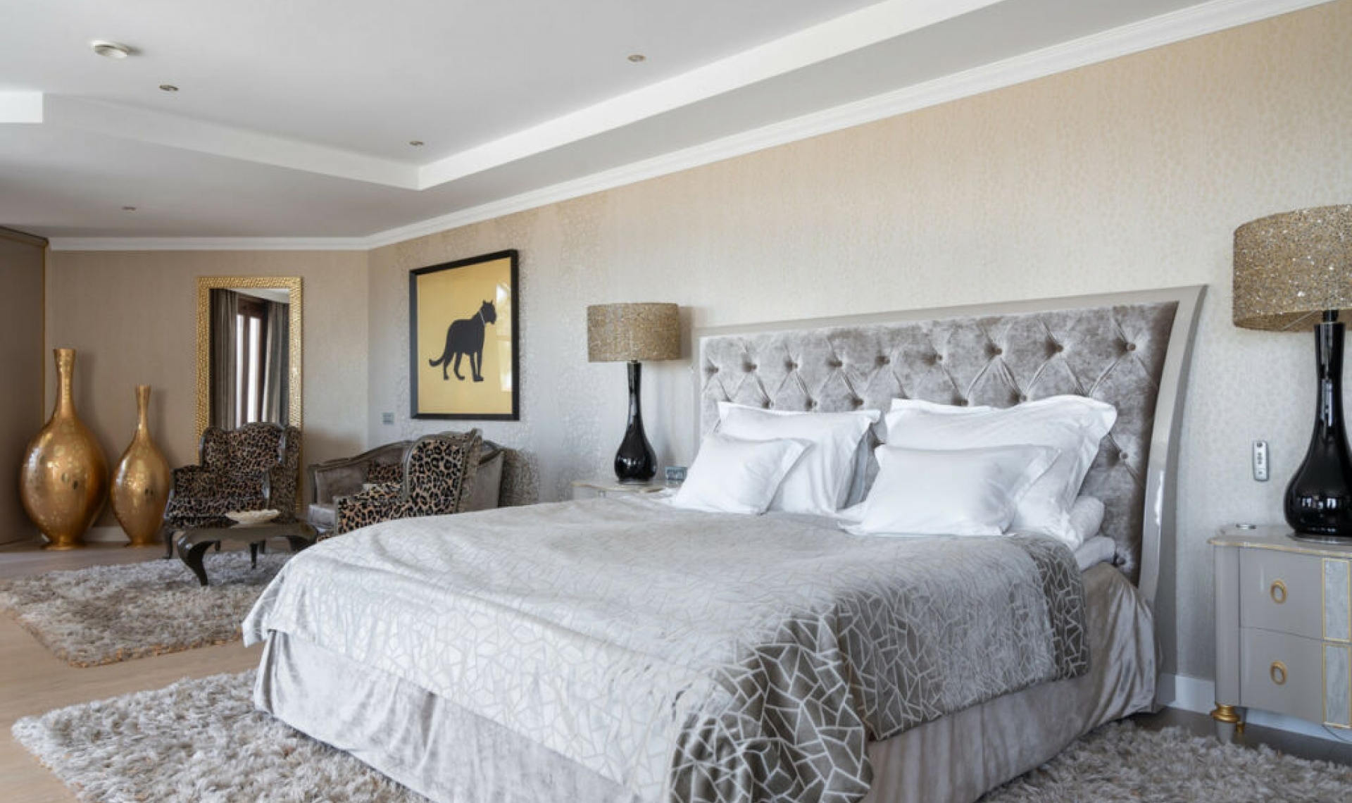 Resale - House -
Hacienda Las Chapas