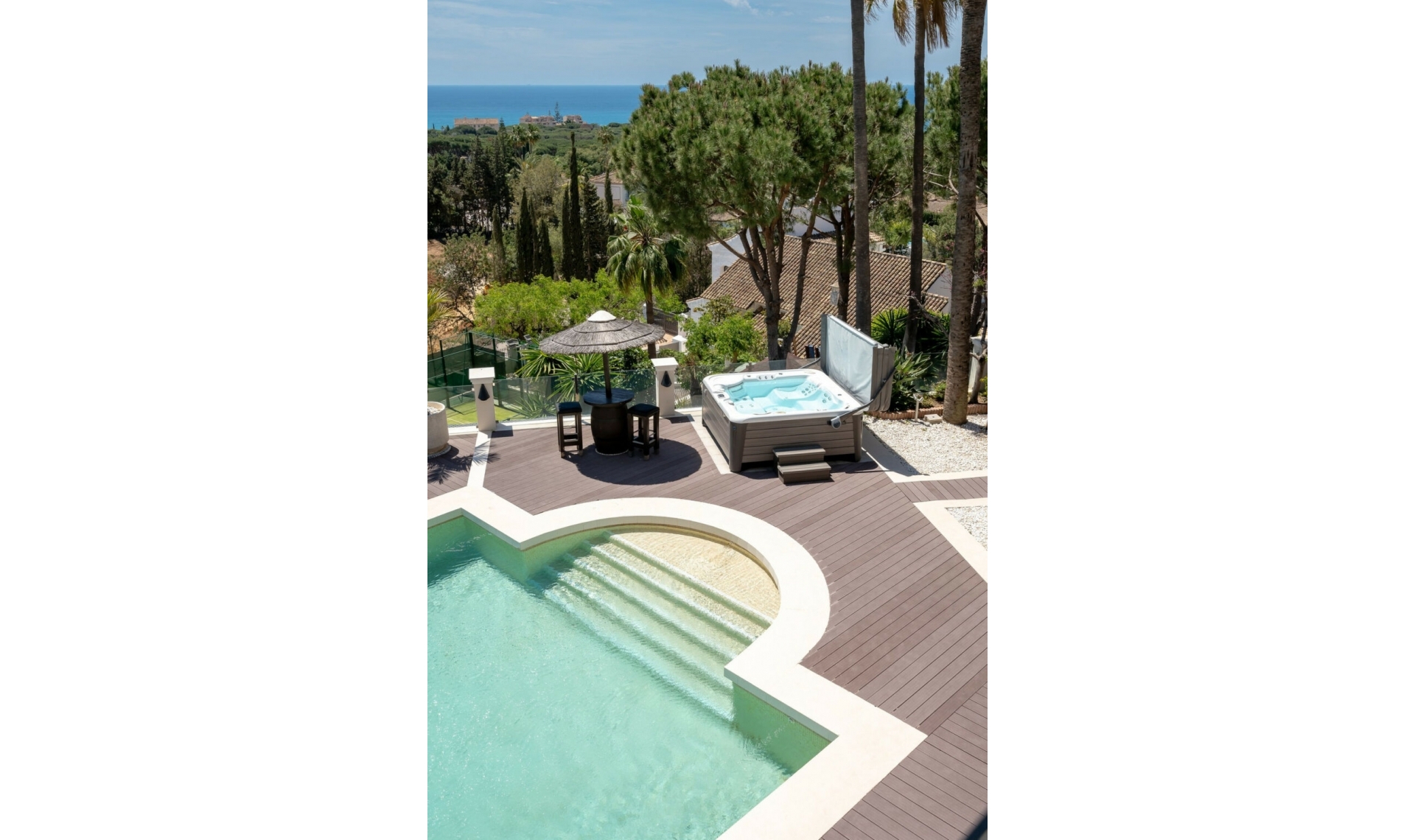 Resale - House -
Hacienda Las Chapas