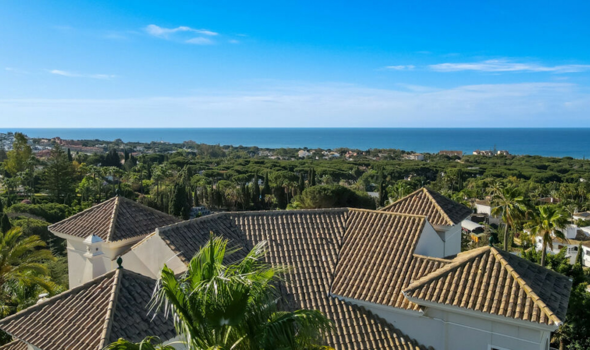 Resale - House -
Hacienda Las Chapas