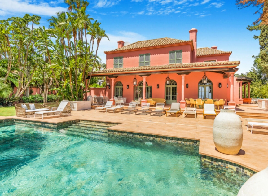 Resale - House -
Hacienda Las Chapas