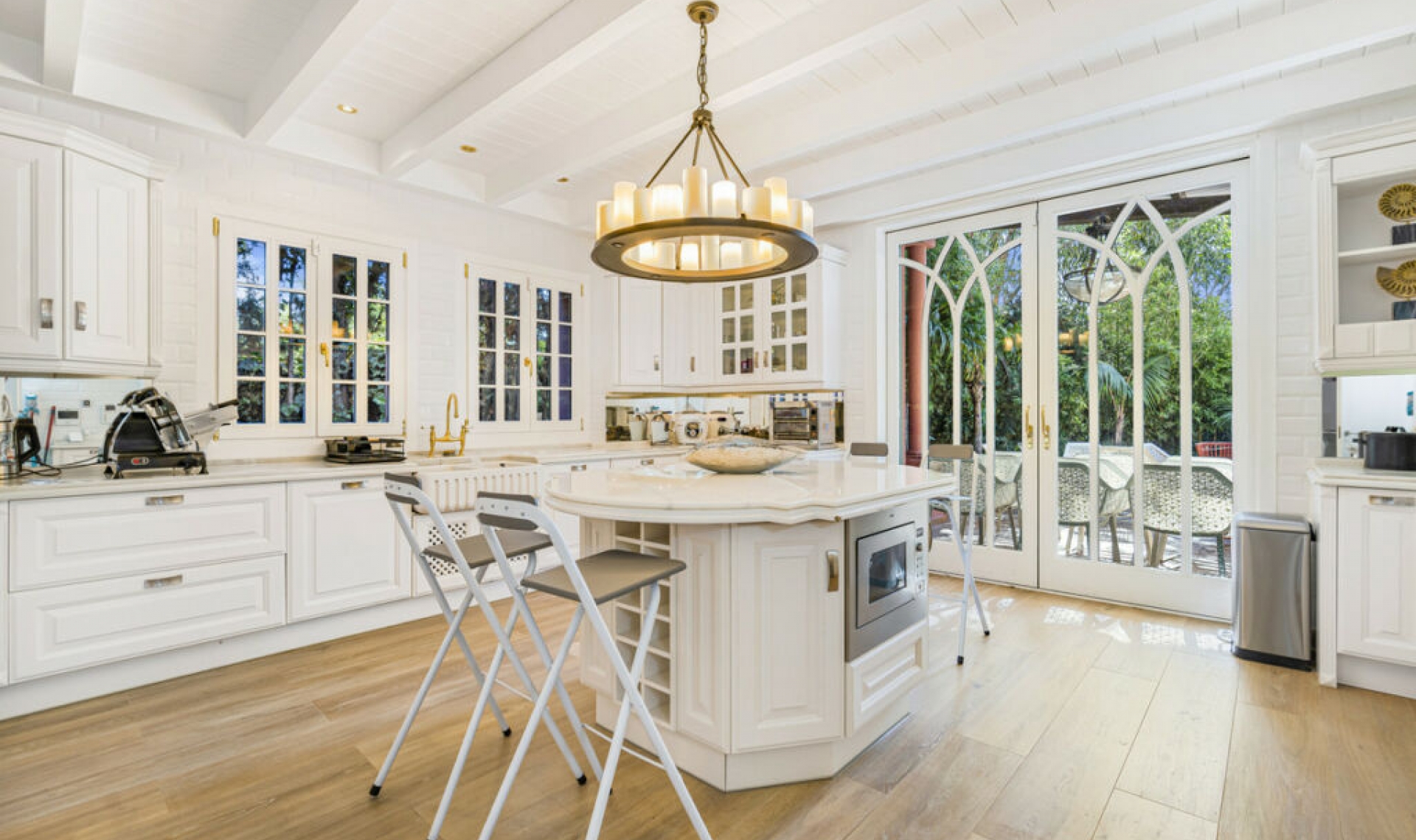 Resale - House -
Hacienda Las Chapas