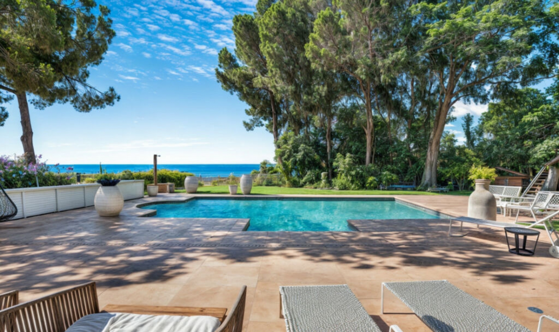 Resale - House -
Hacienda Las Chapas