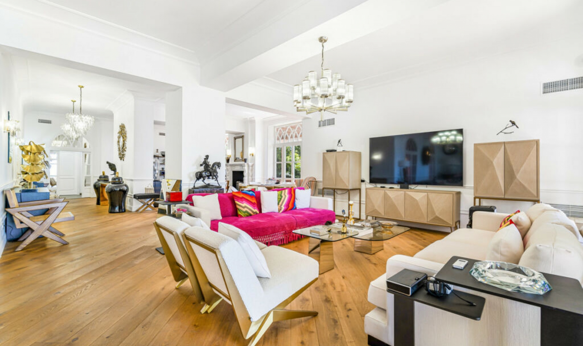 Resale - House -
Hacienda Las Chapas